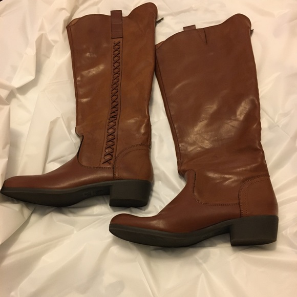 Women’s MIA girl Beautiful brown fall riding boots - Picture 3 of 13